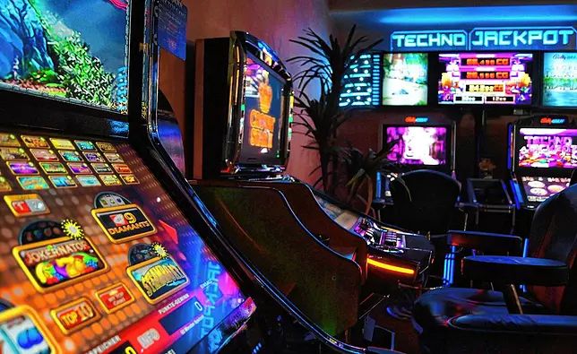 پاکستان میں PKR Sports کا آن لائن کیسینو سیکشن کھولیں۔